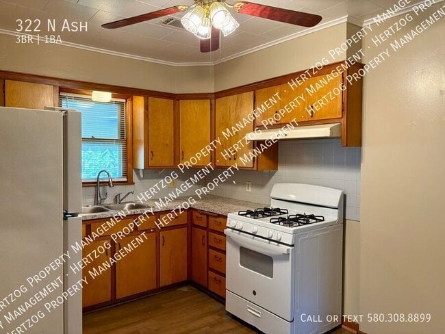 Building Photo - 322 N Ash-