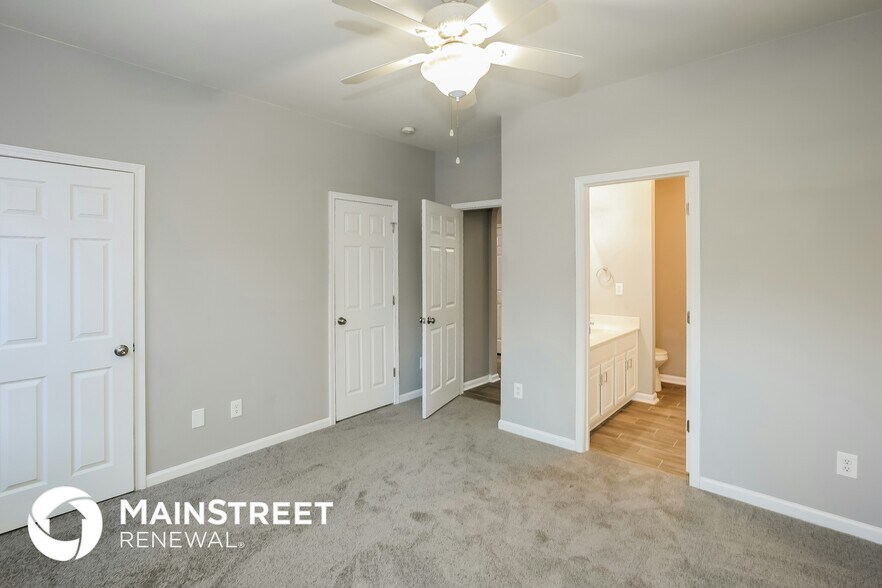 Building Photo - 4724 Abercromby St