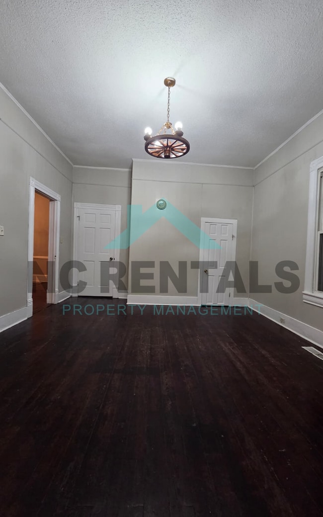 Building Photo - 714 Dillard St