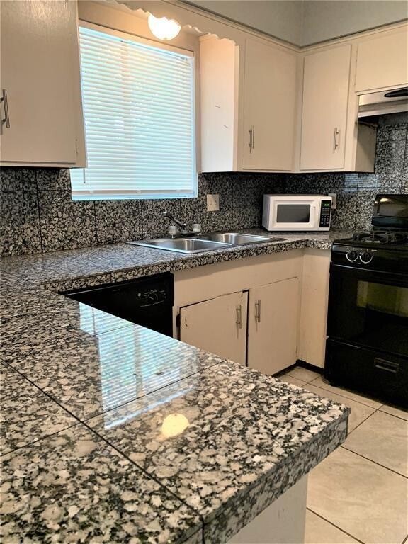 Building Photo - 3918 Dalmatian Dr