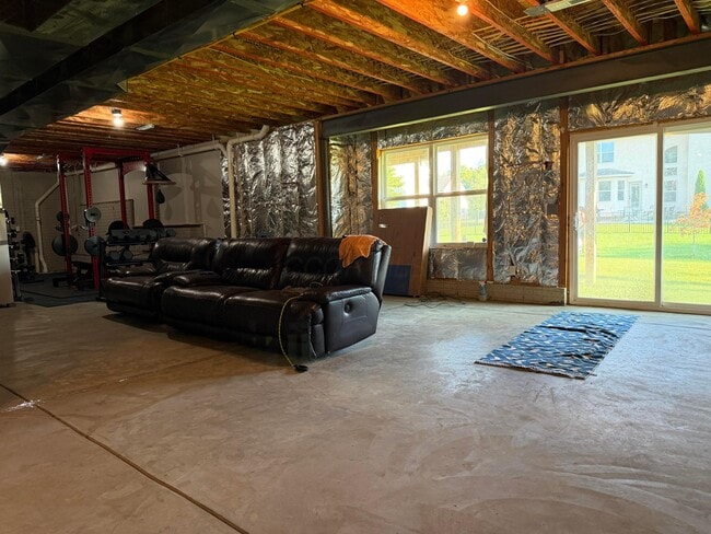 Building Photo - 8739 Cedar Brook St