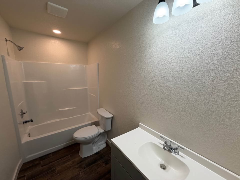 Building Photo - 132 Laura Anne Loop