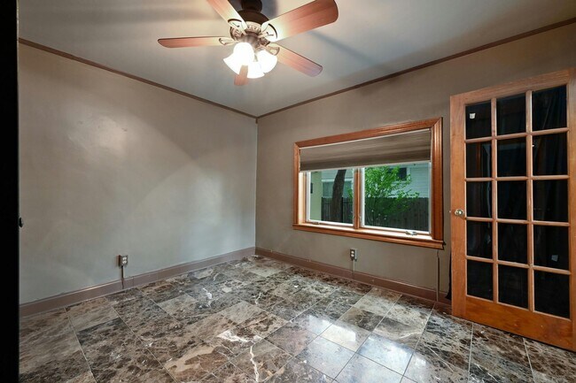 Building Photo - 2829 San Gabriel St