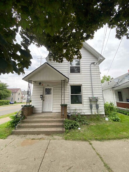 Building Photo - 961 Douglas St NW