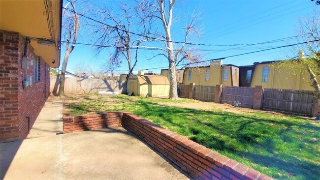 Building Photo - Super 3 Bed 2 Bath 2 Car Garage in Rolling...