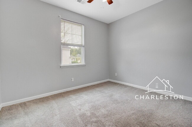 Building Photo - 403 War Admiral Ln