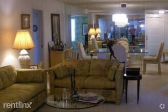 Building Photo - 3 br, 2.5 bath Condo - 3970 Oaks Clubhouse...