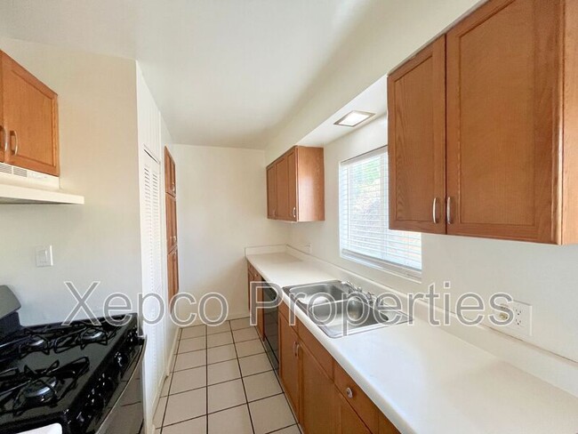 Building Photo - 333 E Ramon Rd