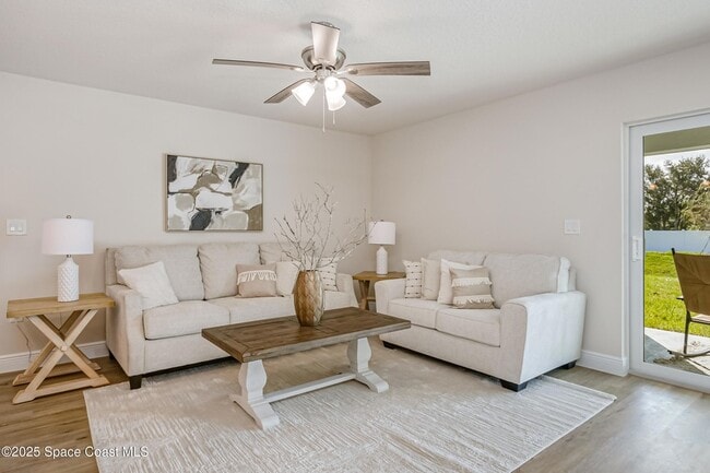 Building Photo - 177 Hidden Woods Pl