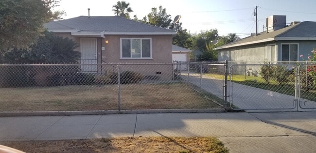 Primary Photo - 607 M St