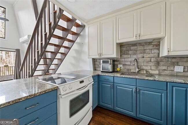 Building Photo - 3200 Rim Cove Dr