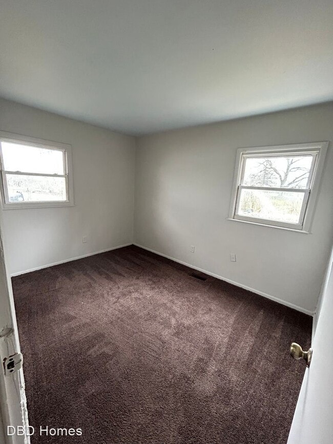 Building Photo - 3 br, 1 bath House - 2817 Larwill Ct