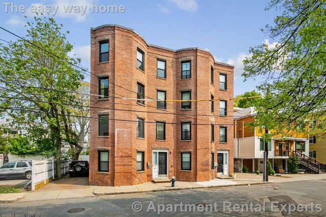 Building Photo - 40 Cameron St