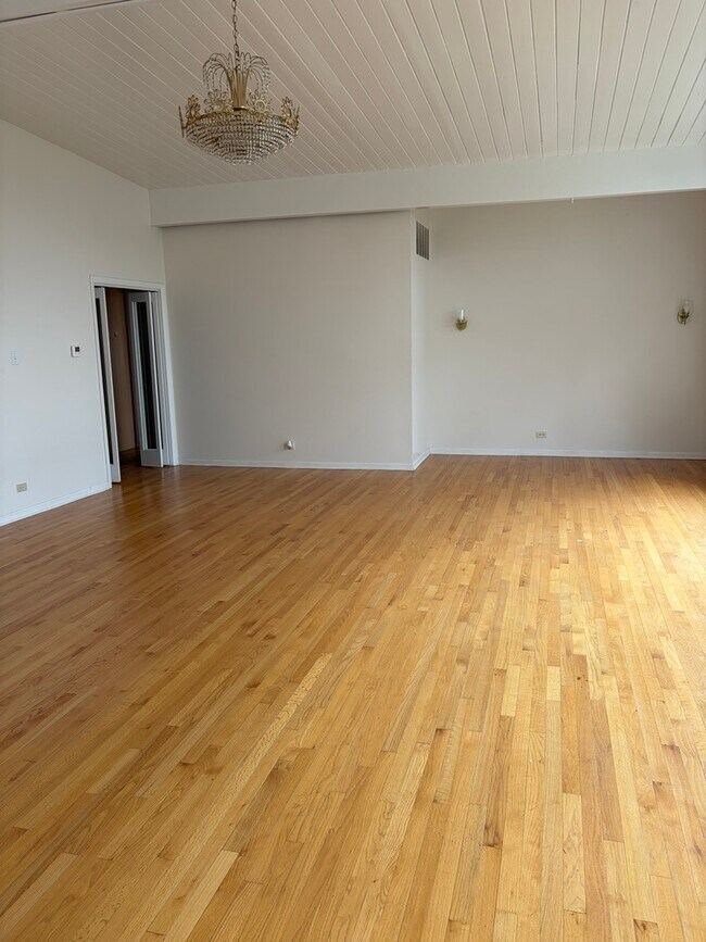 Building Photo - 15601 108th Ave