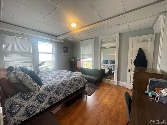 Building Photo - 1115 Delaware Ave