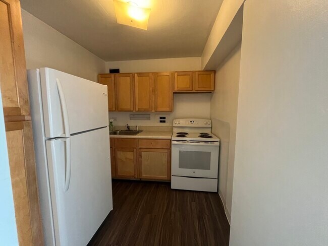 Building Photo - 7337 S South Shore Dr