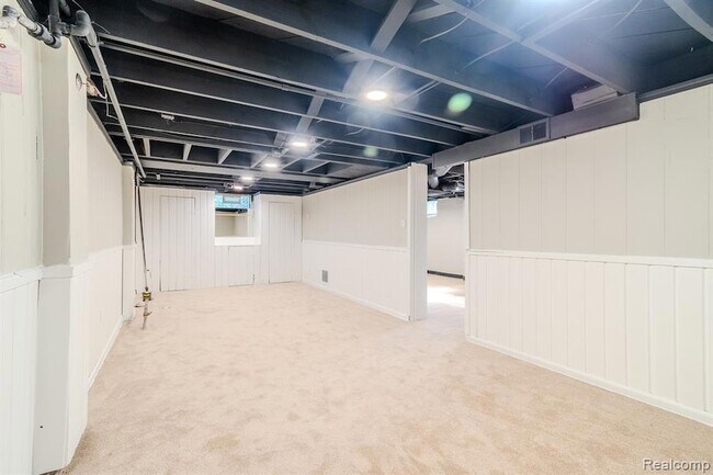 Building Photo - 1517 W Saratoga St