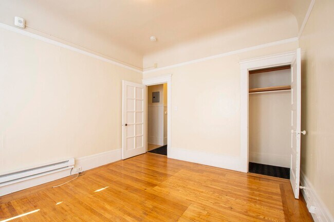 Building Photo - 652-656 Clayton Street