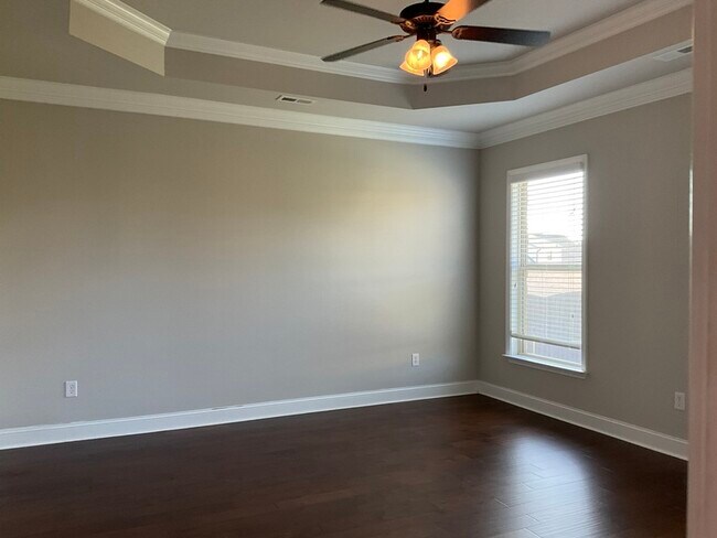 Building Photo - 136 Riverfront Dr