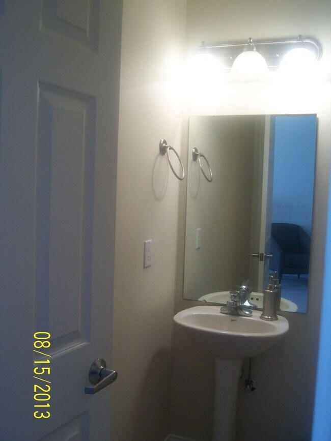 Building Photo - 4 bed, 3.5 bath townhouse with 2-car garage Dublin Village ready July 2025!