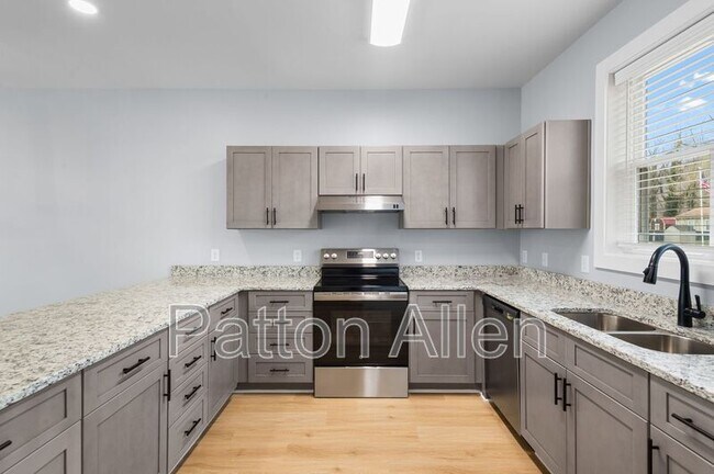 Building Photo - 21 Catawba Valley Ct