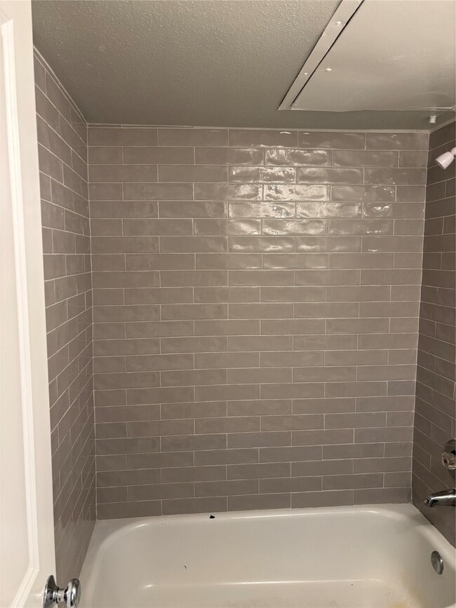 Building Photo - 2626 Holly Hall St