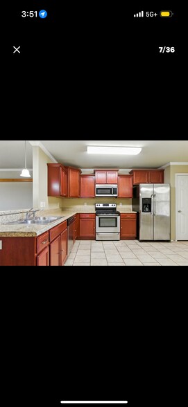 Building Photo - 5625 Pin Oak Ln