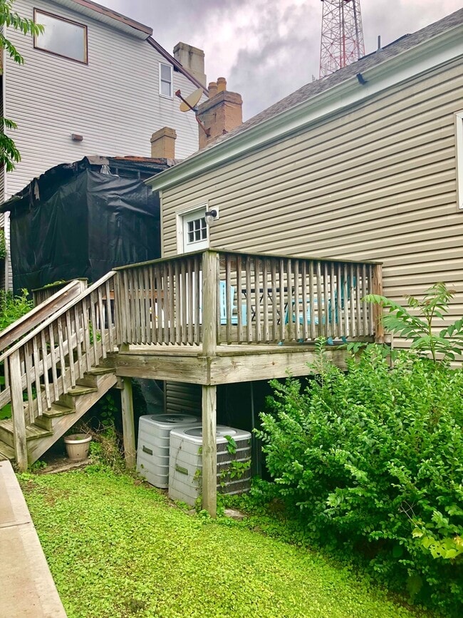 Building Photo - 32 Wyoming St