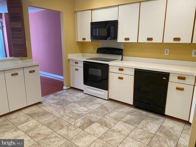 Building Photo - 2109 Woodbox Ln