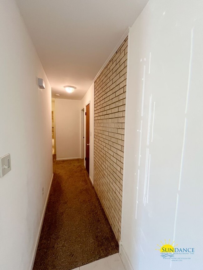 Building Photo - Sparkling Pool Oasis 3 Bedroom + Flex Spac...