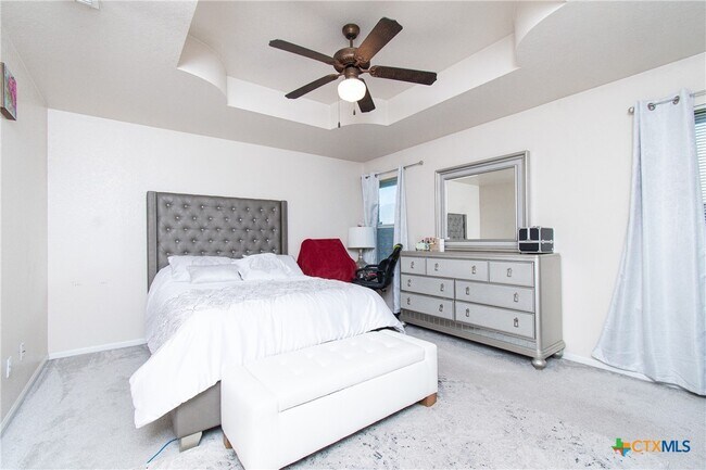 Building Photo - 211 Sims Ridge Dr