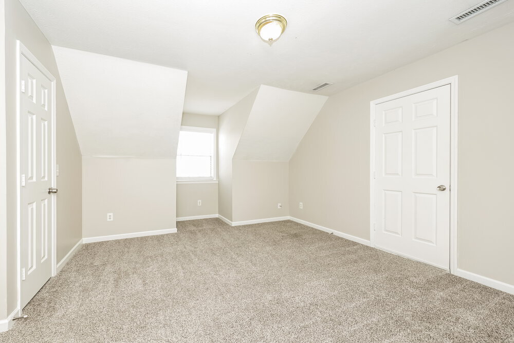 Building Photo - 906 Tal Ln