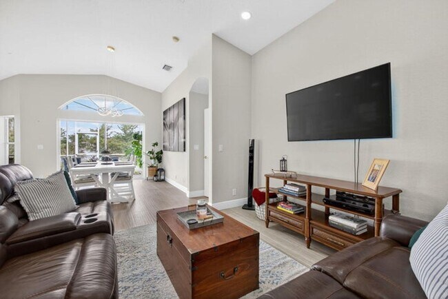 Building Photo - 15155 Newquay Ct