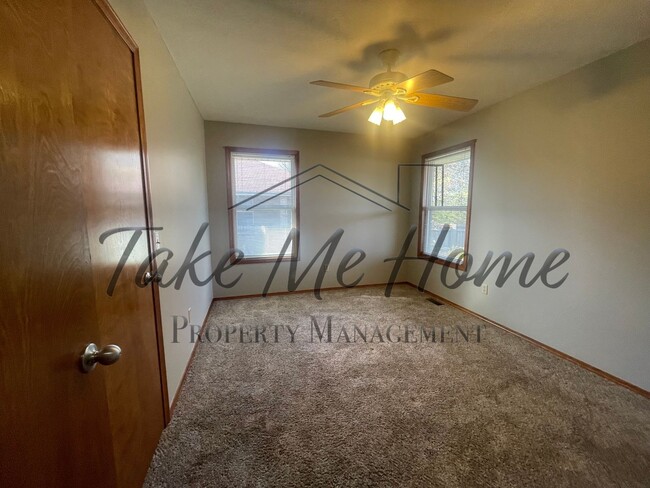 Building Photo - 3 Bedroom Duplex in Nixa!