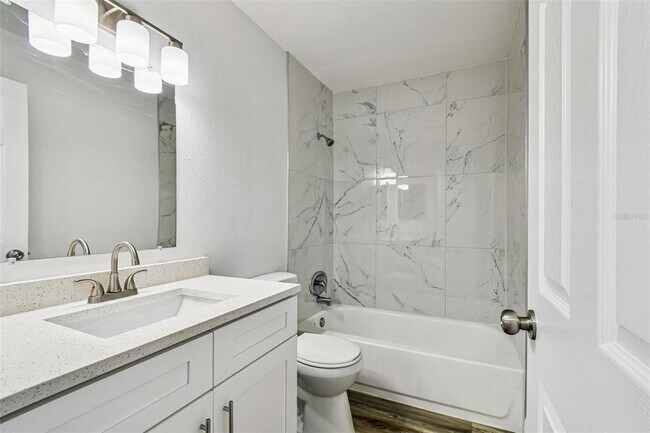 Building Photo - 9125 Tudor Dr
