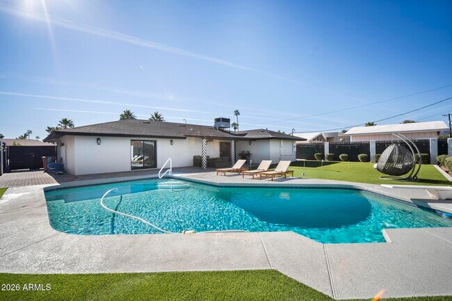 Building Photo - 8314 E Mariposa Dr