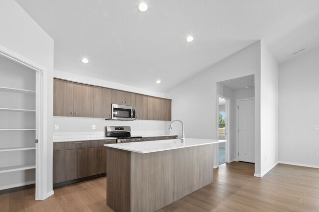 Building Photo - $200.00 Move in Special for September / Oc...