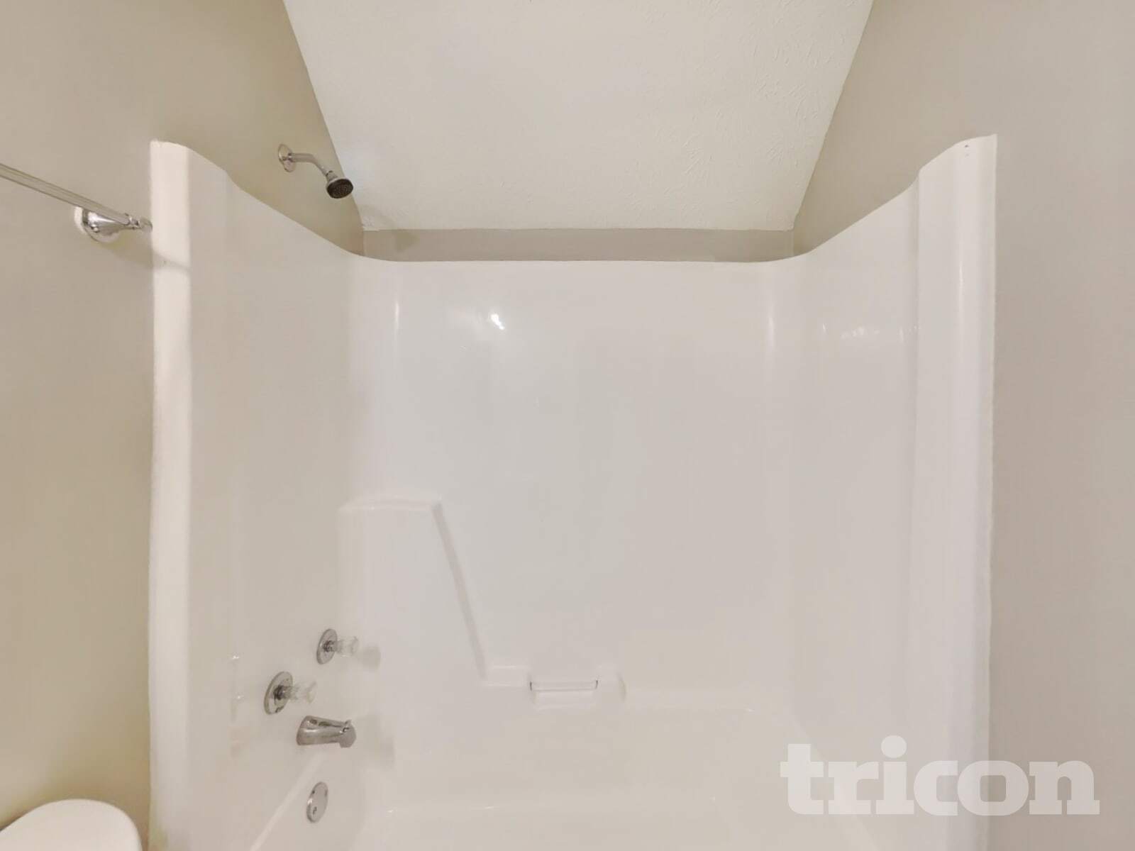 Building Photo - 1526 Amberwood Cir