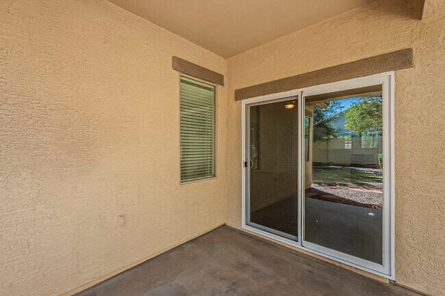 Building Photo - 3877 S Coach House Dr