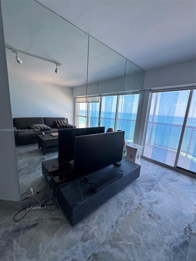 Building Photo - 6767 Collins Ave