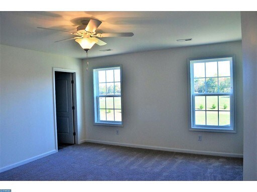 Building Photo - Beautiful Duplex in Water's Edge