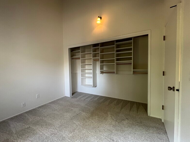 Second bedroom - 2778 Robinwood Way