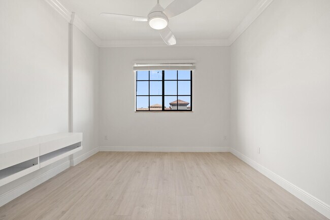 Building Photo - 233 S Federal Hwy