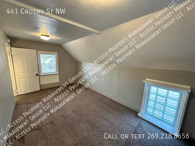 Building Photo - 441 Crosby St NW