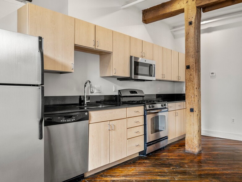 Primary Photo - 719 Tremont St