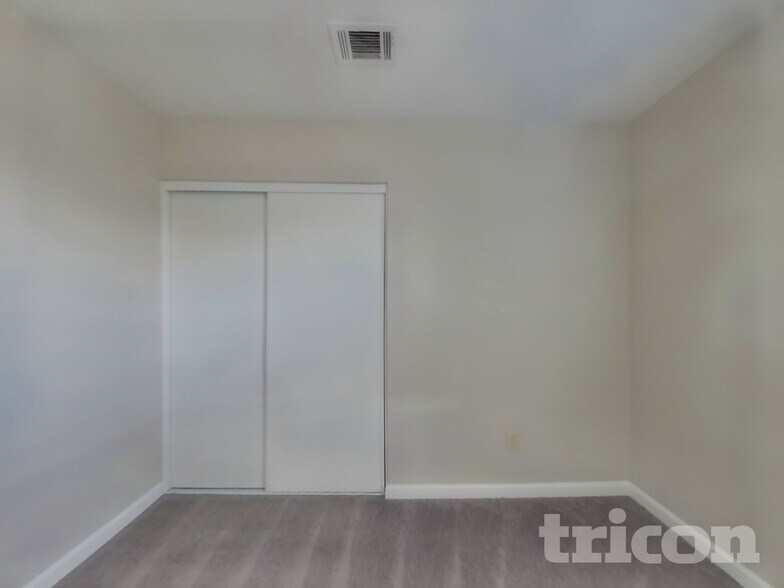 Building Photo - 213 Jana Way