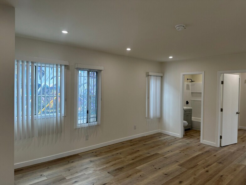 Building Photo - 2616 1/4 S Halldale Ave