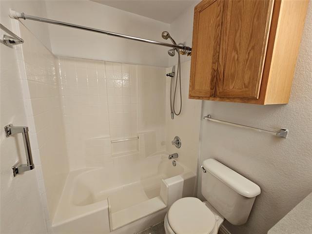 Building Photo - 1417 Paloma Dr