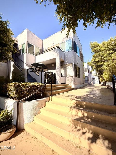 Building Photo - 360 S Los Robles Ave