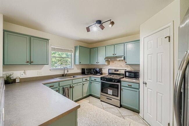 Building Photo - 2003 Erika Cove